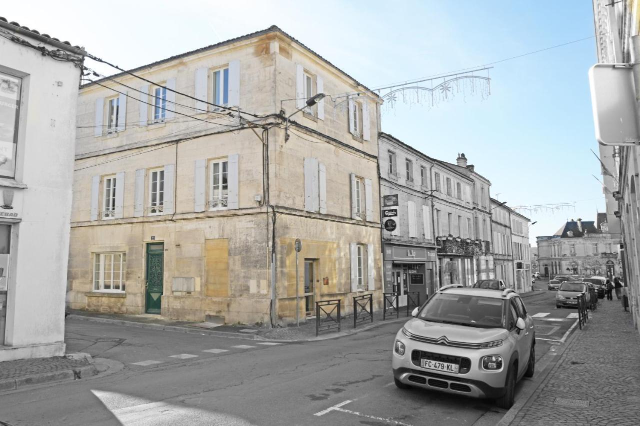 T2 De 55M2 Avec Toit Terrasse, Hyper Centre, Wifi, Draps, Savons Et Serviettes Fournis Cognac Zimmer foto